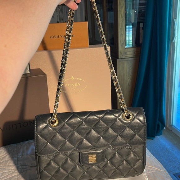 Vintage Givenchy Paris Quilted Lambskin Shoulder and Crossbody Bag - Picture 5 of 17